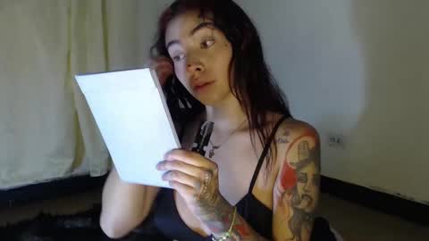 Snapshot of melanie_roux_ chatting on February 20, 8:14 pm Melanie roux online show from February 20, 8:14 pm