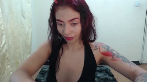 Snapshot of melanie_roux_ chatting on January 29, 6:17 pm Melanie roux online show from January 29, 6:17 pm