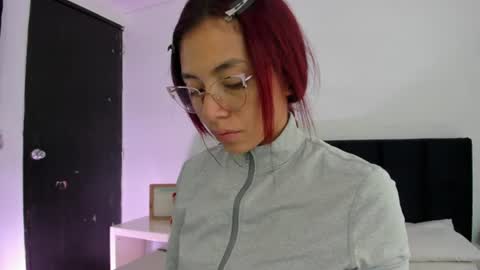 Melanie roux  online show from June 23, 12:47 pm