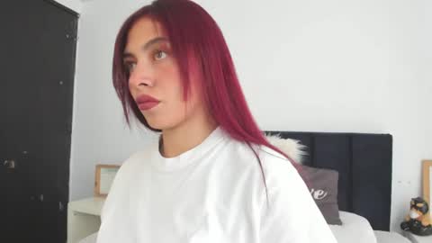 Melanie roux  online show from July 24, 12:58 pm