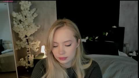 Melanie online show from December 14, 12:27 am