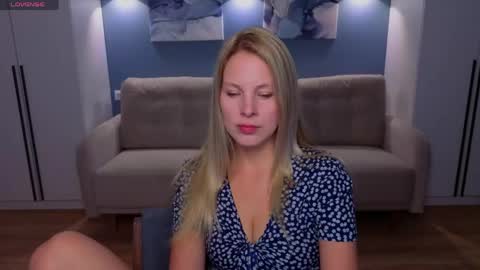 Melanie Bennett online show from May 5, 6:49 am