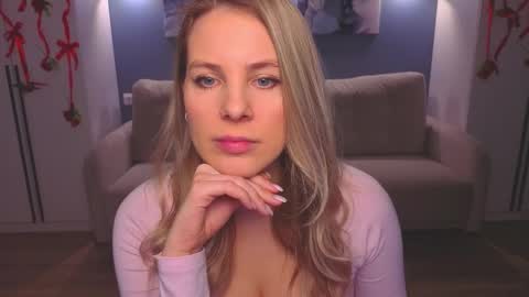 Melanie Bennett online show from February 26, 6:45 am