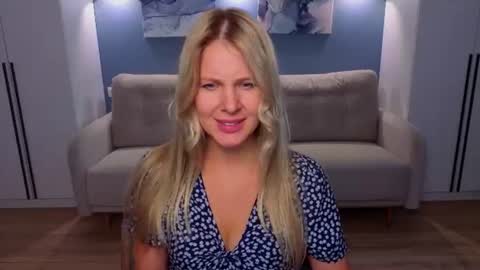 Melanie Bennett online show from July 14, 9:35 am
