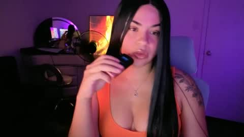 melaniekumiko online show from August 7, 3:13 am