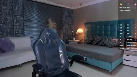        online show from October 4, 2:11 pm