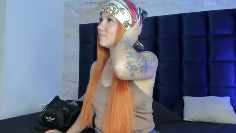 Snapshot of melanieroux chatting on September 18, 7:56 pm Melanie Roux online show from September 18, 7:56 pm