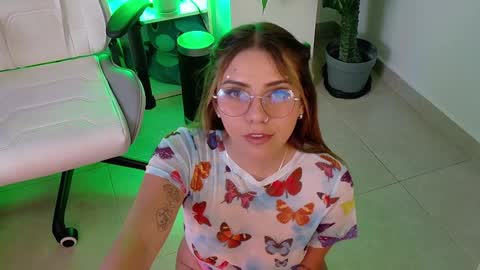 Snapshot of melany_na chatting on January 19, 2:15 am Melany online show from January 19, 2:15 am