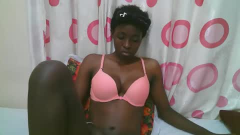 Snapshot of meldeeh chatting on October 3, 8:03 pm meldeeh online show from October 3, 8:03 pm