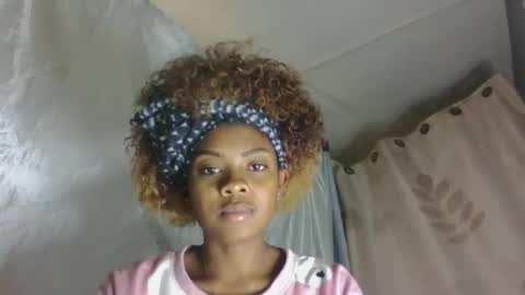 Snapshot of meliana98 chatting on October 16, 8:50 am meliana98 online show from October 16, 8:50 am