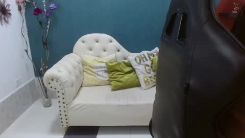 eli online show from February 25, 5:30 pm