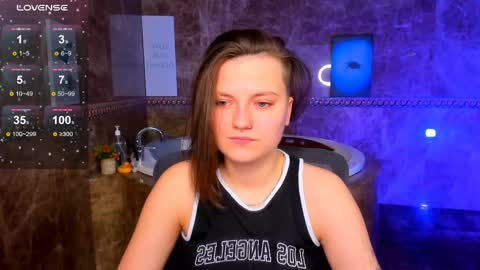 Melinda online show from May 15, 2:27 am