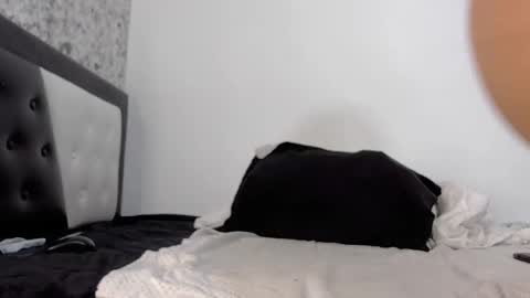 melisajoness online show from June 25, 10:19 am
