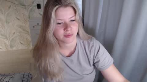 Melissa  Ray online show from October 6, 2:50 am