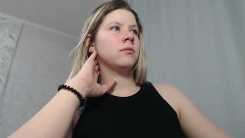 Melissa  Ray online show from February 22, 5:09 pm