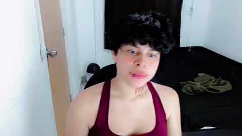 Snapshot of melissa_and_dany chatting on December 20, 10:43 pm Melissas Corner online show from December 20, 10:43 pm