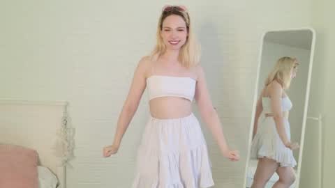melissa_lyssx online show from May 21, 10:24 am