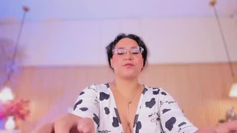 M E L I S S A  online show from July 17, 12:09 pm