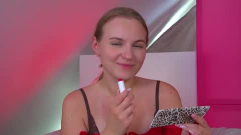 MelissaBerry online show from July 6, 2:11 pm