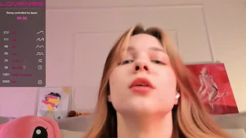 melissamiles online show from October 27, 3:51 pm