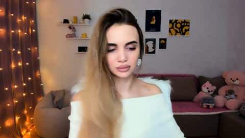 Tessa online show from December 20, 8:23 pm