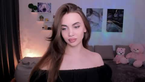 Tessa online show from April 22, 10:45 am