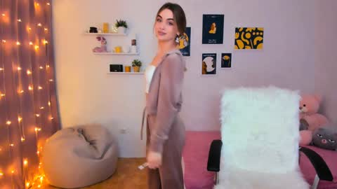 Tessa online show from December 25, 8:28 pm