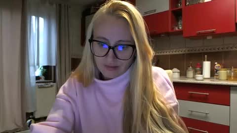 Melly online show from November 26, 8:04 am