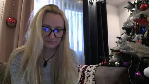 Melly online show from December 5, 7:52 am