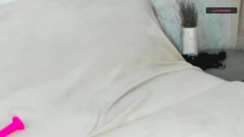 MelMooon online show from December 19, 2:13 pm