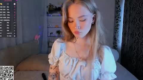 melodievejar online show from June 15, 4:12 am