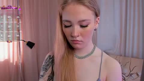 melodievejar online show from July 30, 4:35 am