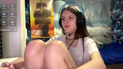 Hi Im Aria 18 years old online show from November 25, 2:08 pm