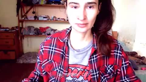 Snapshot of memorningdew chatting on October 16, 5:21 am Yummygirl online show from October 16, 5:21 am