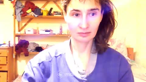 Snapshot of memorningdew chatting on December 9, 4:05 pm Yummygirl online show from December 9, 4:05 pm