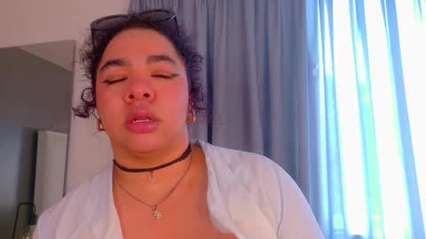  Memphis Williams  online show from November 17, 7:47 pm