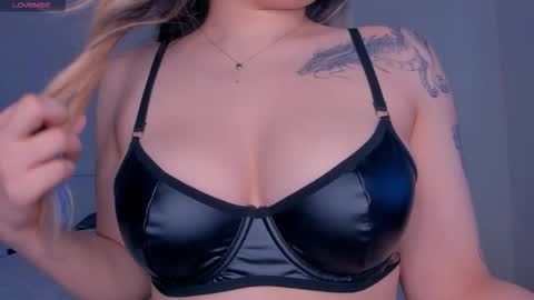 Snapshot of meow_rinnie chatting on September 11, 10:04 am My links --- online show from September 11, 10:04 am