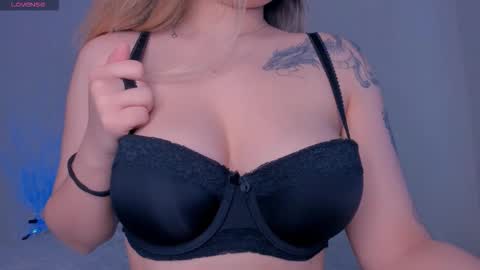 Snapshot of meow_rinnie chatting on September 10, 9:53 am My links --- online show from September 10, 9:53 am
