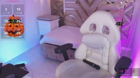    online show from October 23, 9:32 pm