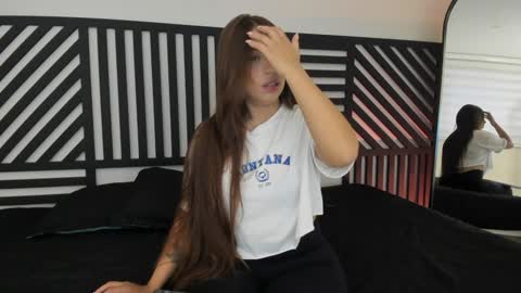 Snapshot of merida_taylor_ chatting on January 2, 12:46 pm Merida online show from January 2, 12:46 pm