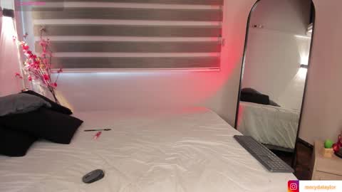 Snapshot of merida_taylor_ chatting on September 22, 1:09 pm Merida online show from September 22, 1:09 pm