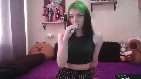 Snapshot of mevis_li chatting on September 27, 3:36 am Mavis online show from September 27, 3:36 am