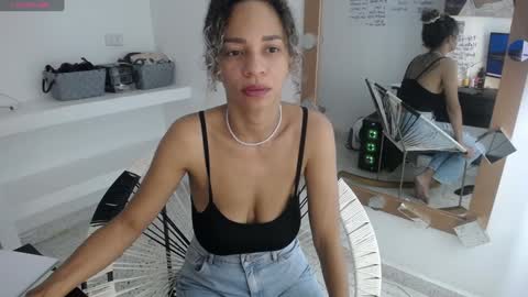 Snapshot of mhulattahot_ chatting on January 27, 12:22 am Mulata Spencer online show from January 27, 12:22 am