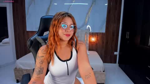 Violett online show from March 6, 8:27 pm