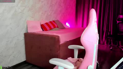 Snapshot of mia__caprice chatting on October 21, 12:14 am Mia GMT7 Mon Tue Wen Thur 1000am-0300pm Sat 0300am-0900am online show from October 21, 12:14 am