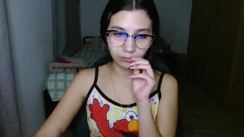 Mia online show from October 22, 1:32 am