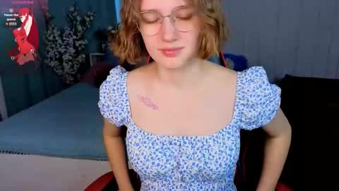 mia__mooore online show from March 7, 1:40 pm