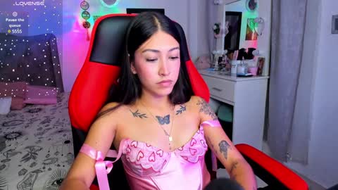 mia_adamsxxx online show from December 10, 7:11 pm