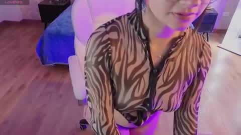 mia online show from June 10, 5:06 am