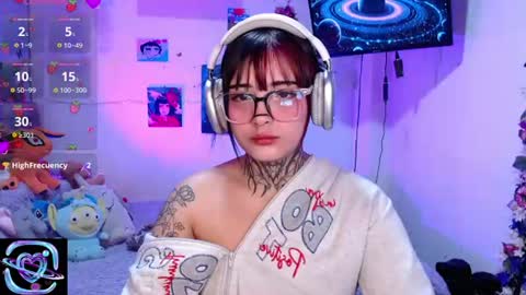 Mia online show from August 2, 7:22 am